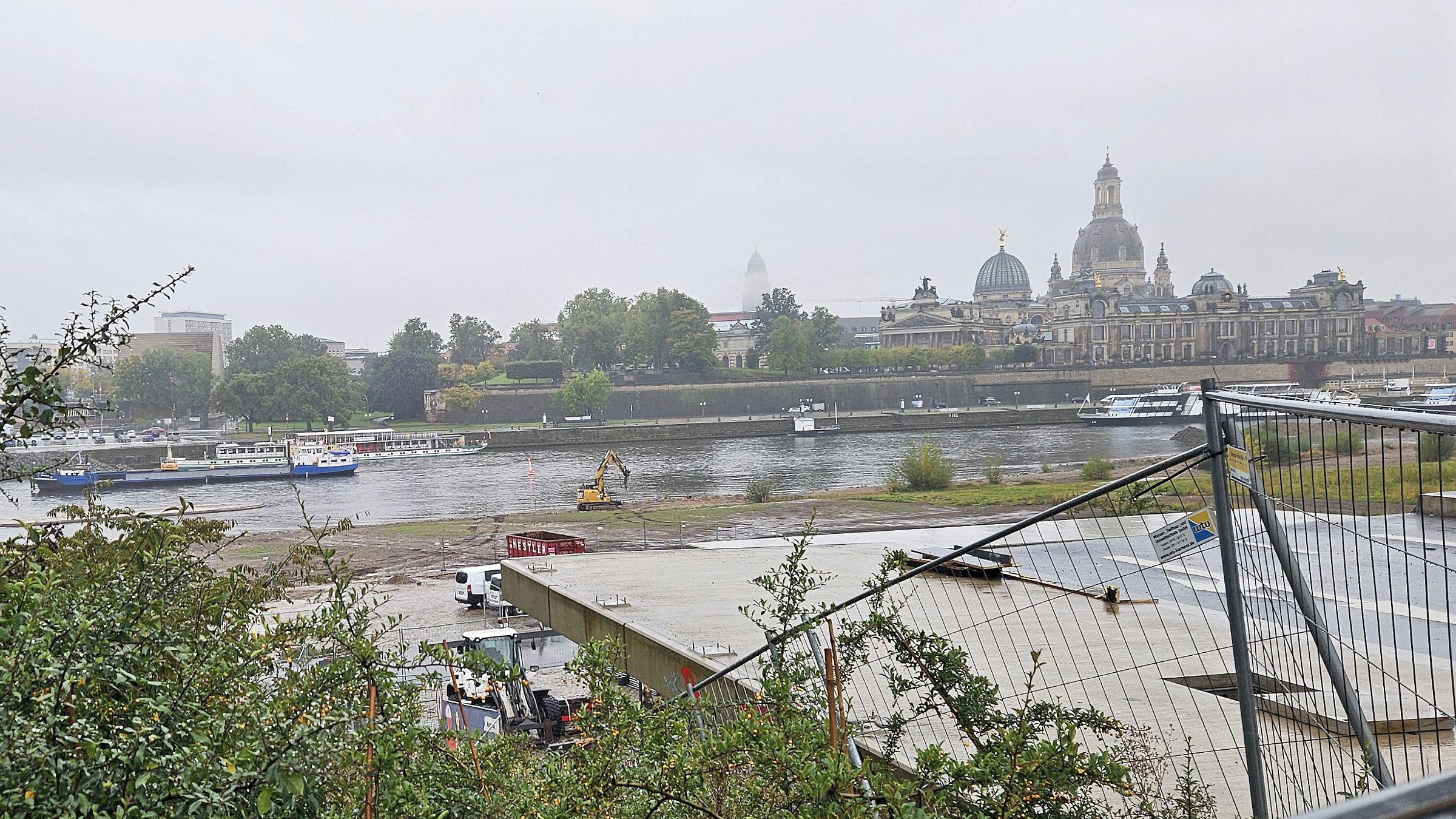 Vier Planungsbüros sollen nach Willen des Stadtrates Entwürfe für den Neubau der Carolabrücke vorlegen. Foto: Anton Launer