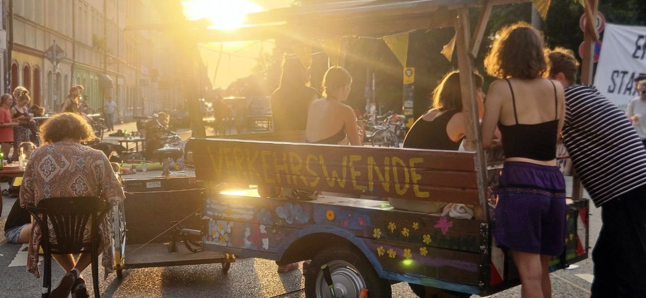 Ausgezeichnetes mobiles Parklet der Initiative Verkehrswende - Foto: Initiative Verkehrswende