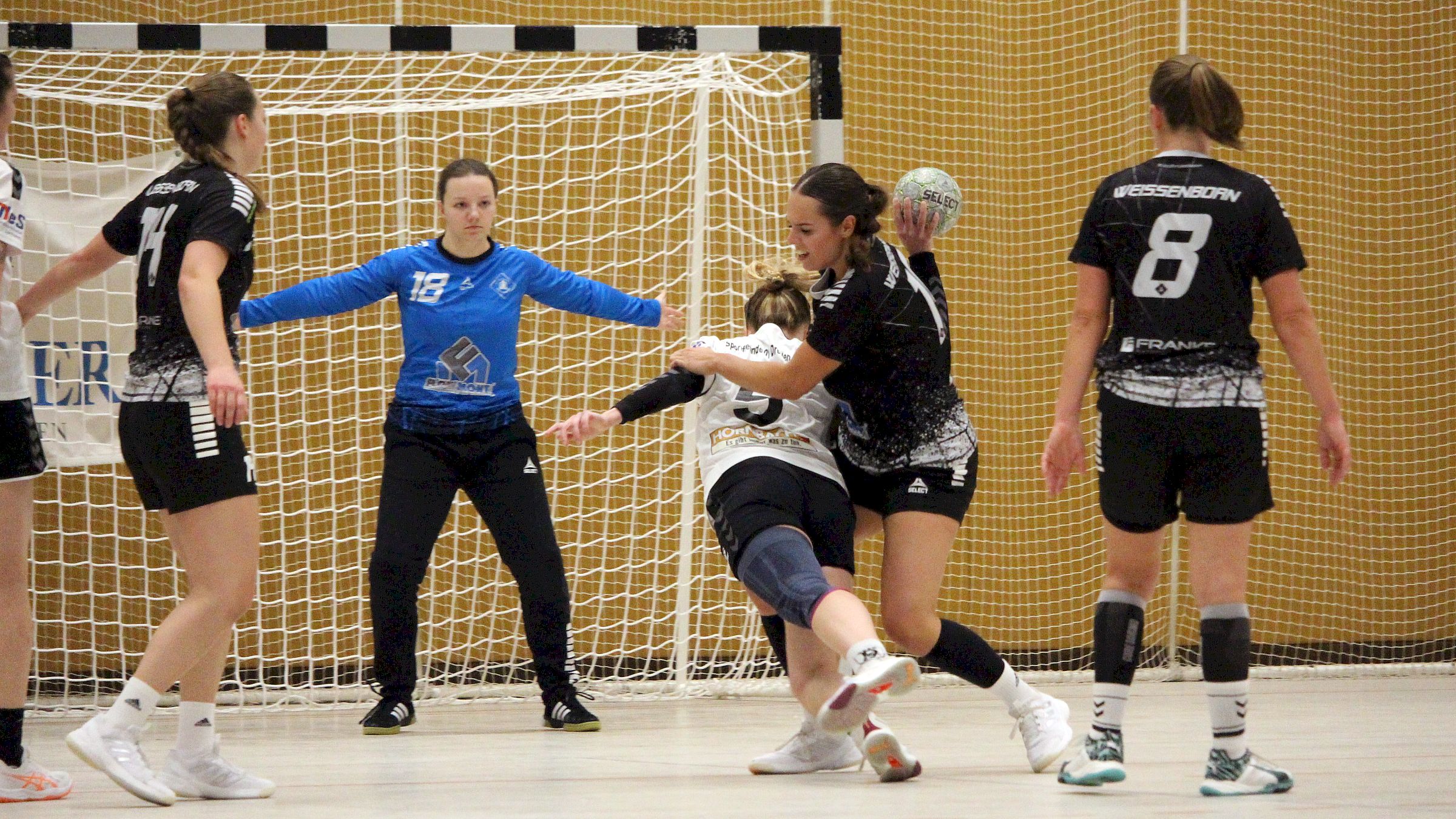 Mit einer starken Abwehrleistung verhinderten die Sportis eine höhere Niederlage. Foto: Sportfreunde 01