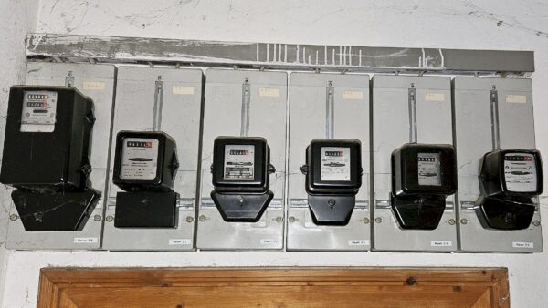 Symbolbild Stromzähler - ab Januar senkt die Sachsen-Energie die Preise für Strom und Gas. Foto: Anton Launer