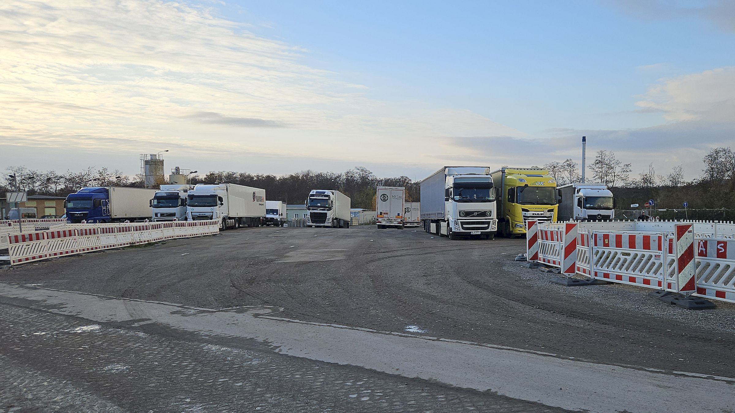 Vorabfertigung des Zollamtes mit Parkplatz am Hammerweg - Foto: Anton Launer