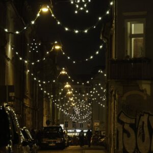 Neustädter Advent Weihnachtsbeleuchtung auf der Sebnitzer Straße - Foto: Anton Launer