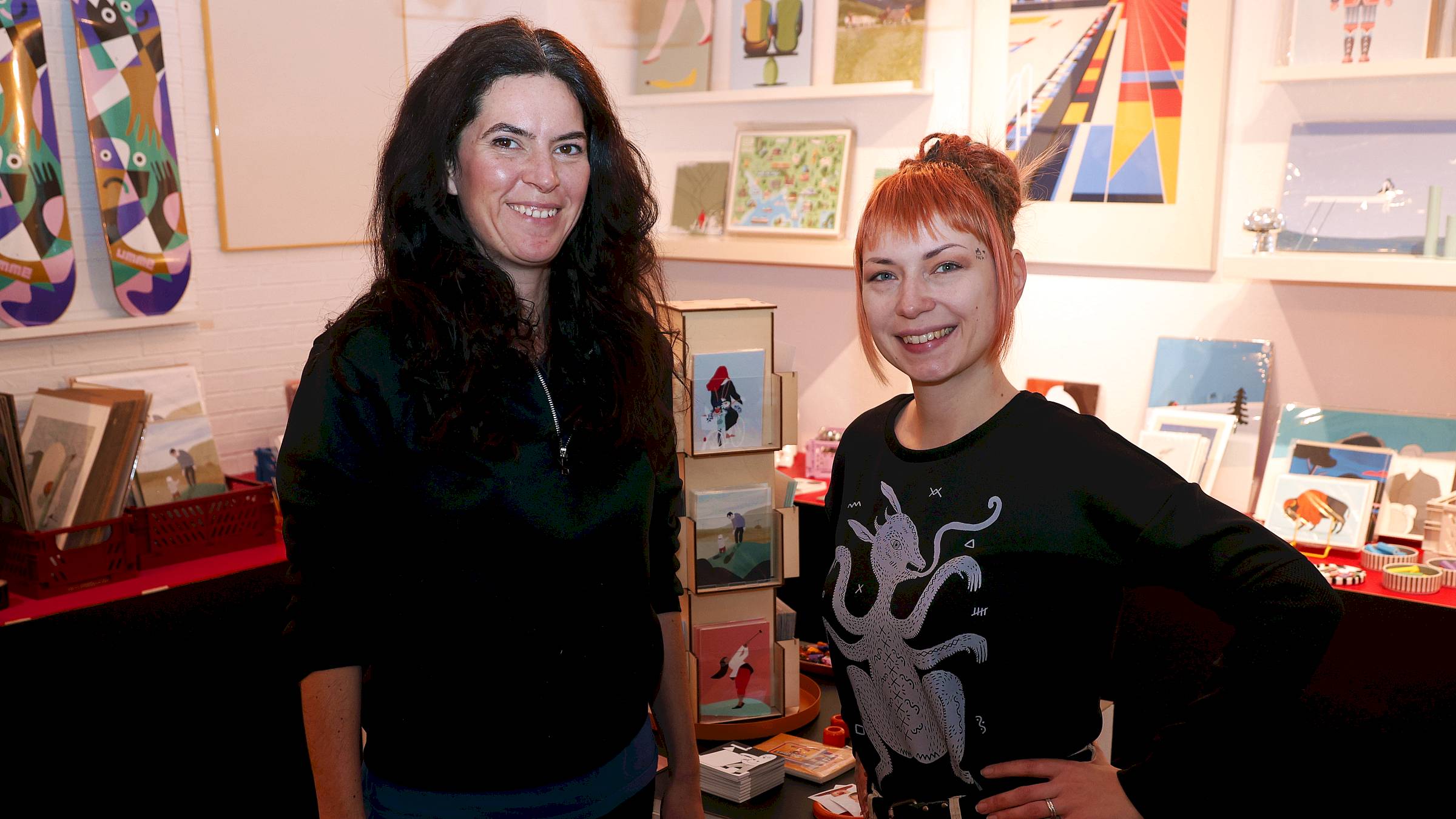 Machen Kunst im Kunsthof: Illustratorin Margret Aurin und  Comic.-Zeichnerin Bianca Friedrich - Foto: Anton Launer