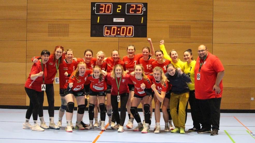 Mit dem Sieg konnte das Team um Trainer Christian Perlbach die Mittelfeldposition festigen. Foto: Sportfreunde 01