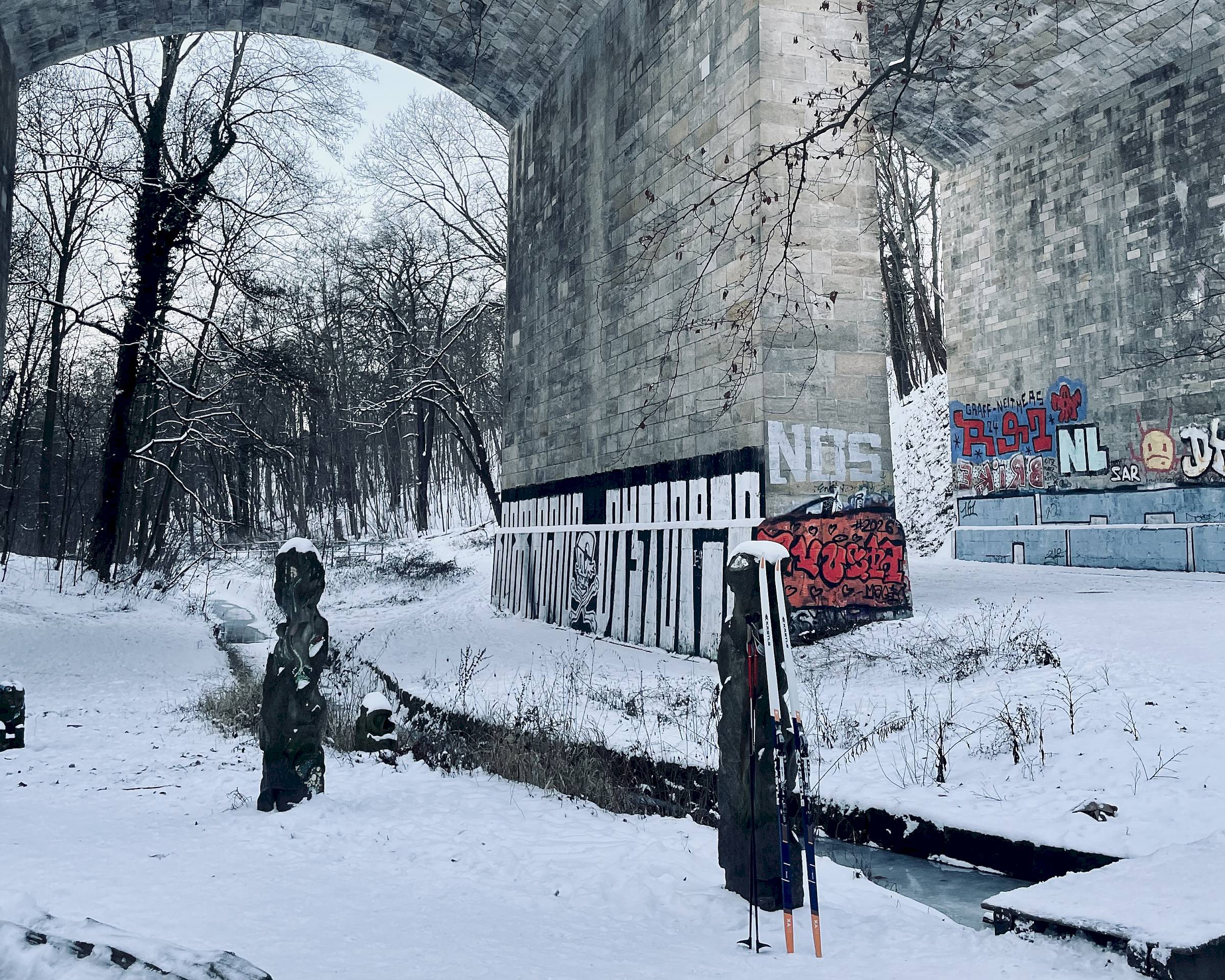 Nach dem Start ging es an der Prießnitz entlang unter der alten Carolabrücke durch. Foto: privat