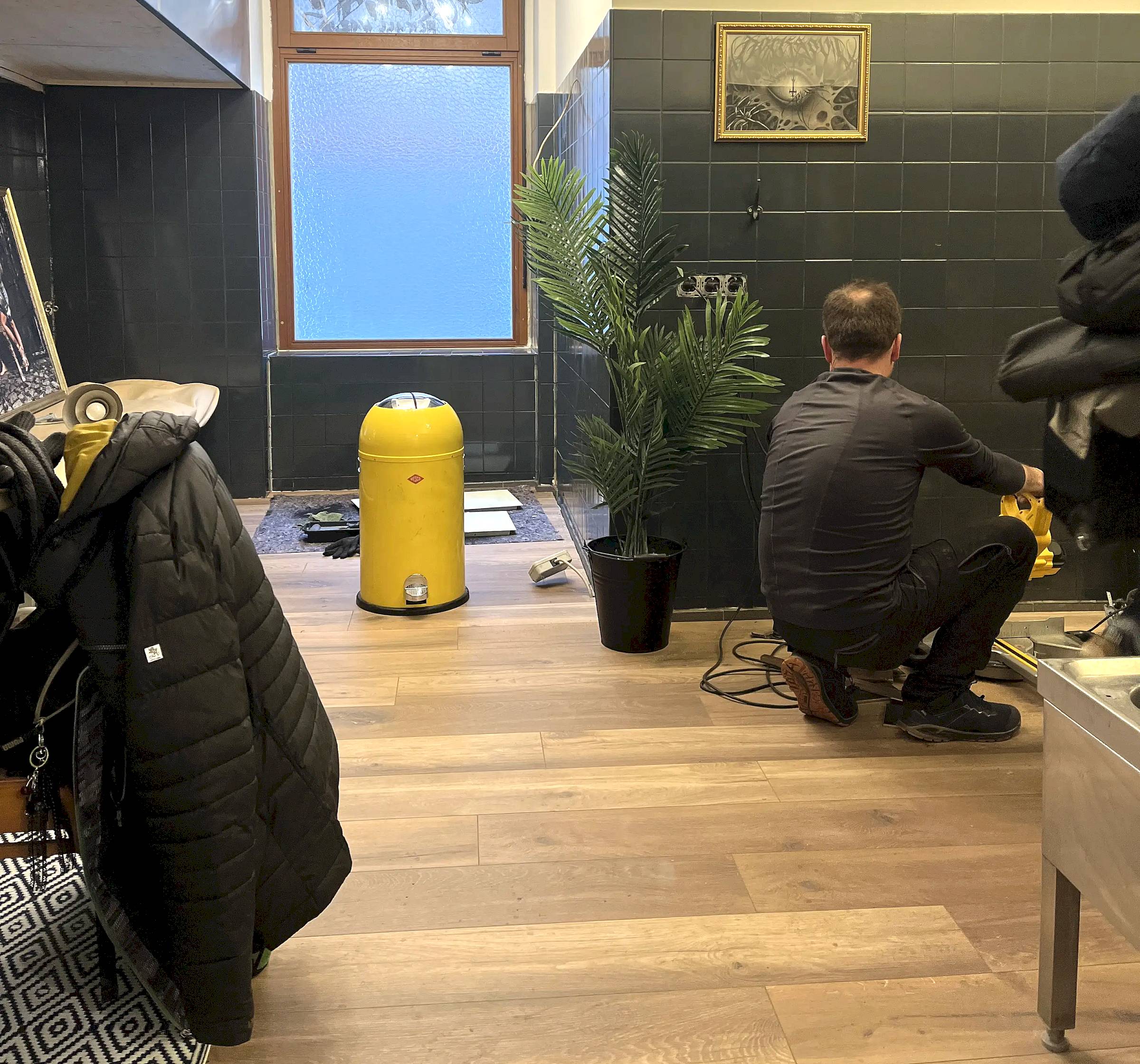 Die beiden haben den Umbau weitgehend selbst übernommen. Foto: Jonasz Schulze