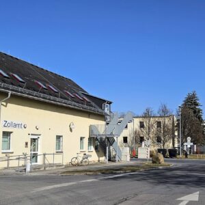 Zoll will nicht mehr umziehen Das Zollamt am Albert-Fromme-Weg - Foto: Anton Launer