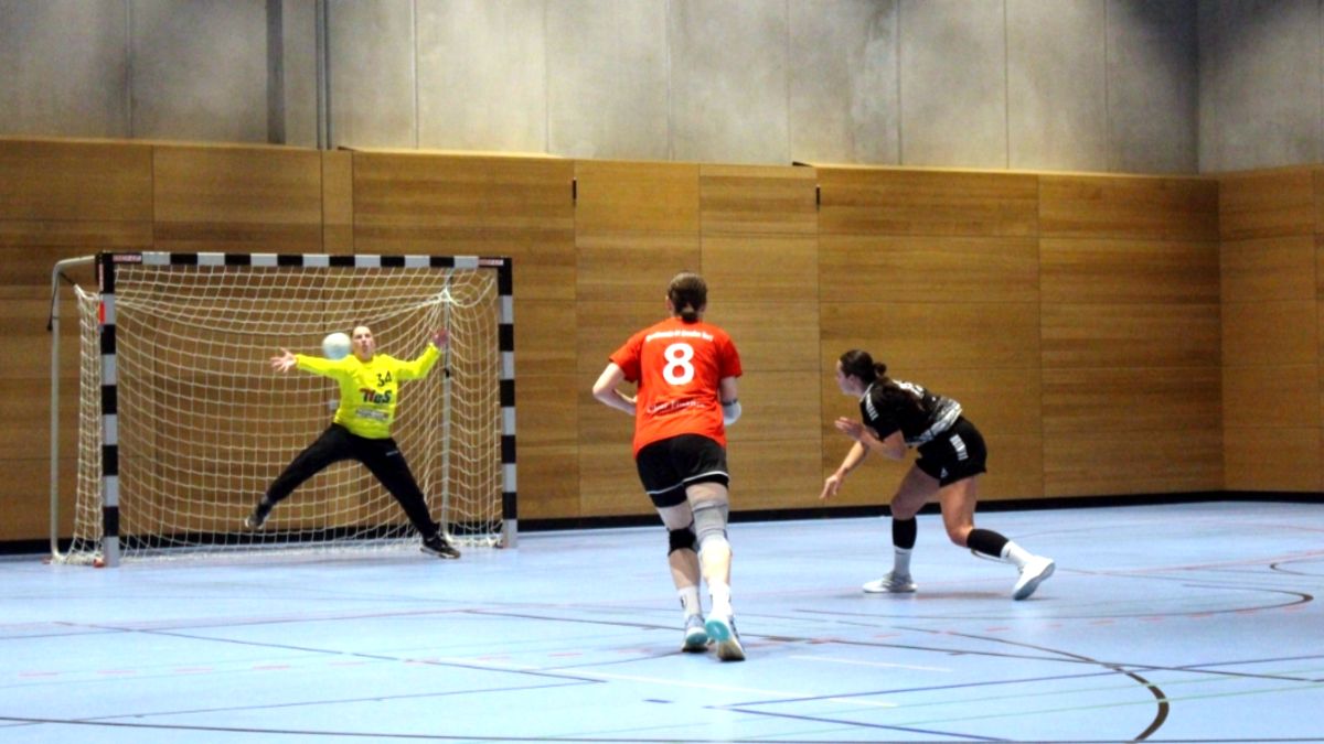 Torfrau Kelly Weiß konnte zwar viele, aber eben nicht alle Angriffe abwehren. Foto: Sportfreunde 01