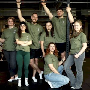 ComfortZone: Neues Fitnessstudio eröffnet im ehemaligen DDR-Museum Das Team mit Leonie, Ari, Philipp, Leonie, Laura, Fabi und Mathilda (v.l.) will die Kundschaft aus der Komfortzone holen. Foto: Florian Varga