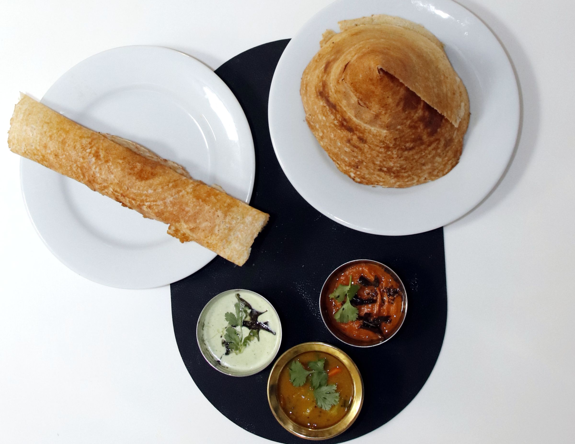 Dosa ist ein superdünnes Fladenbrot aus fermentiertem Reis und Hülsenfrüchten. Foto: Anton Launer