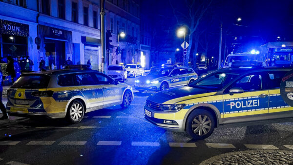 Mit Bereitschaftspolizeieinsätzen setzt die Polizei an den Wochenenden vermehrt auf Präsenz und Kontrollen. - Foto: Florian Varga