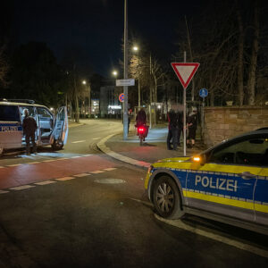 Sachbeschädigung - Polizei stellt mutmaßliche Randalierer Polizisten stellten beide Tatverdächtigen am Albertplatz - Foto: Florian Varga