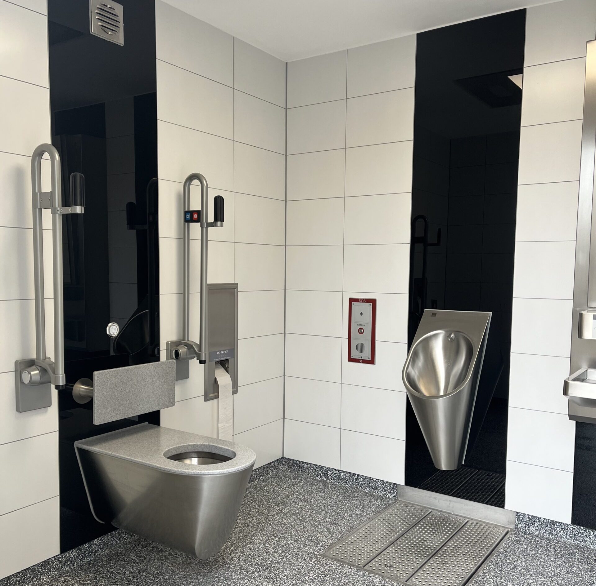 Erste Anlage des neuen Toilettenkonzeptes in Betrieb – Foto: Jonasz Schulze