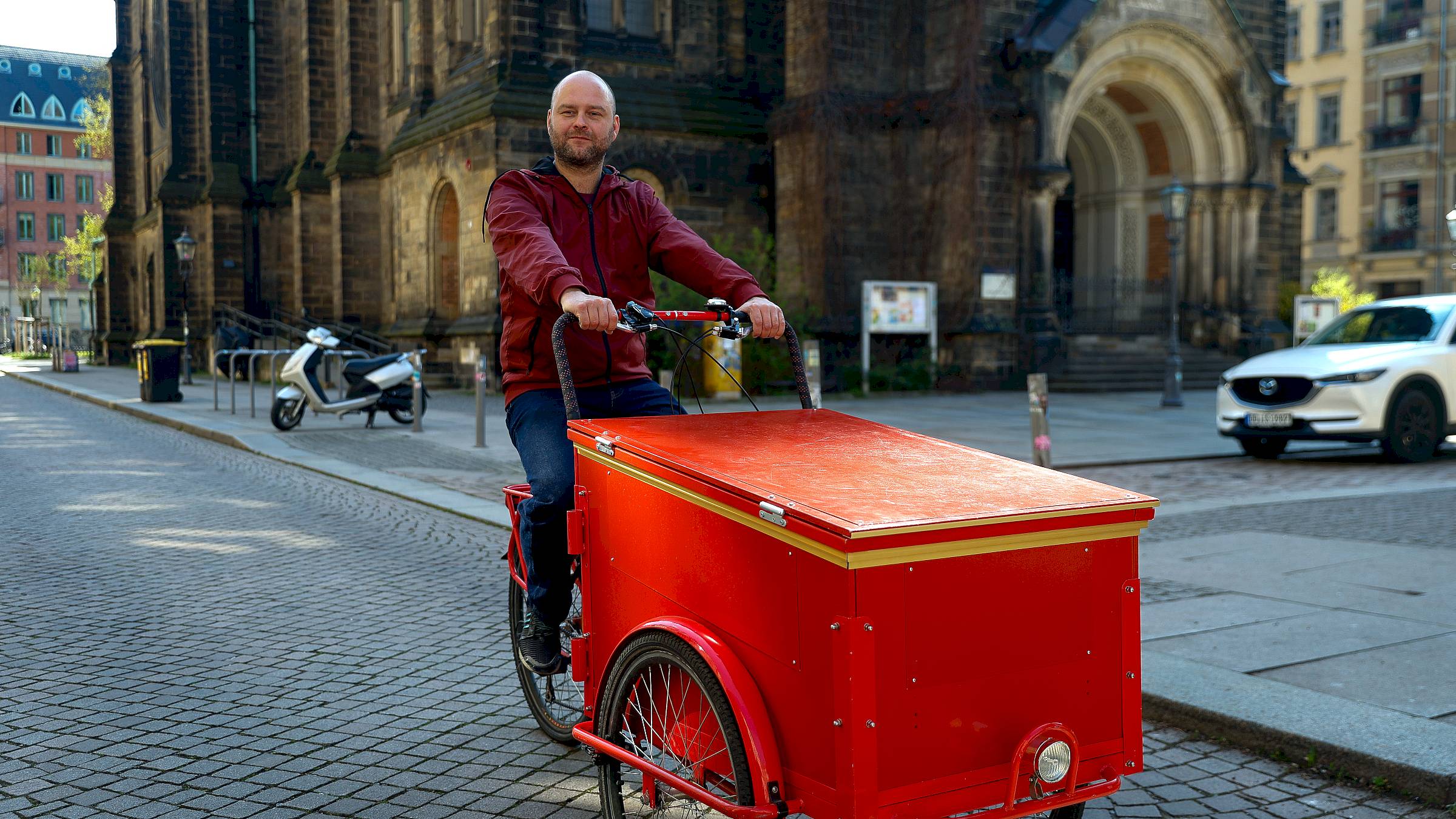 Fährt jetzt Dreirad:  Koordinator Konfliktmanagement Alessandro Finke. Foto: Florian Varga