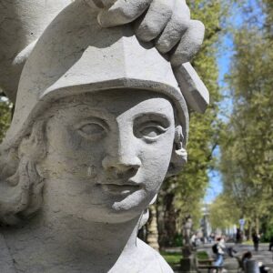 Die Bildhauerei auf der Hauptstraße - Foto: Anton Launer