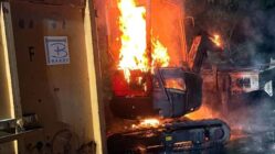 Minibagger brannte an der Radeberger Straße - Foto: Feuerwehr Dresden