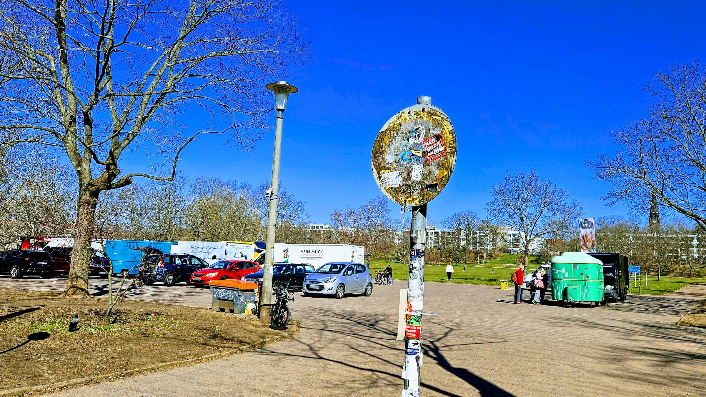 Alaunparkplatz? Zu Markttagen ist auch Platz-Parken angesagt. Foto: Archiv Anton Launer