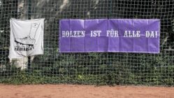 Banner mit klaren Botschaften – Foto: Mercedes Braun
