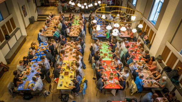 So sieht Communal Dining übrigens im Folkehuset Absalon in Kopenhagen aus. Foto: Giuseppe Liverino © VisitCopenhagen
