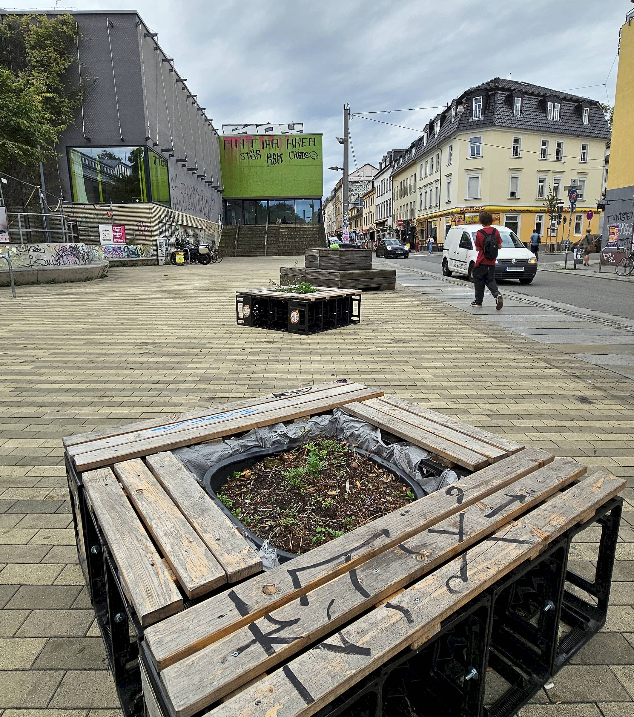 Scheune-Vorplatz - Foto: Anton Launer