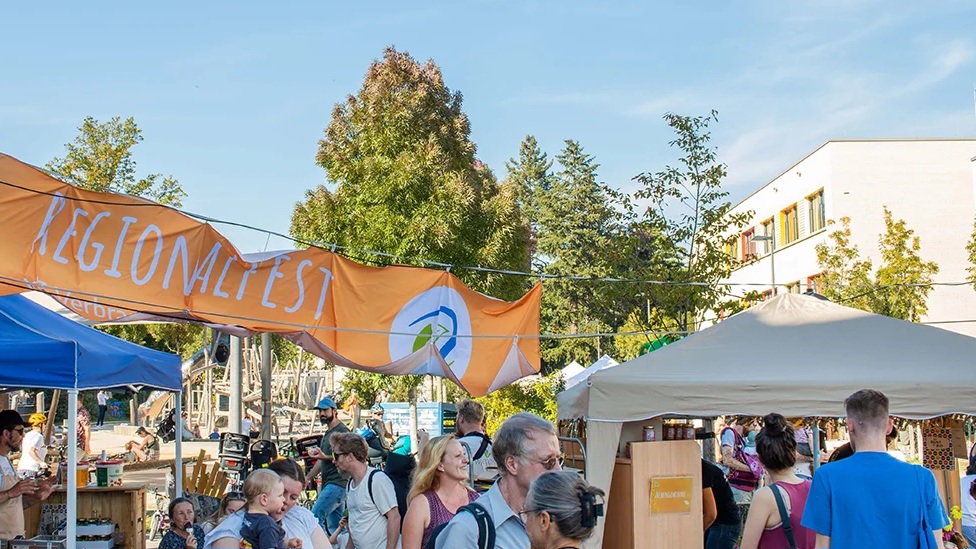 Auch in diesem Jahr will die Verbrauchergemeinschaft Dresden mit einem Straßenfest feiern. Foto: Archiv, Victor Smolinski