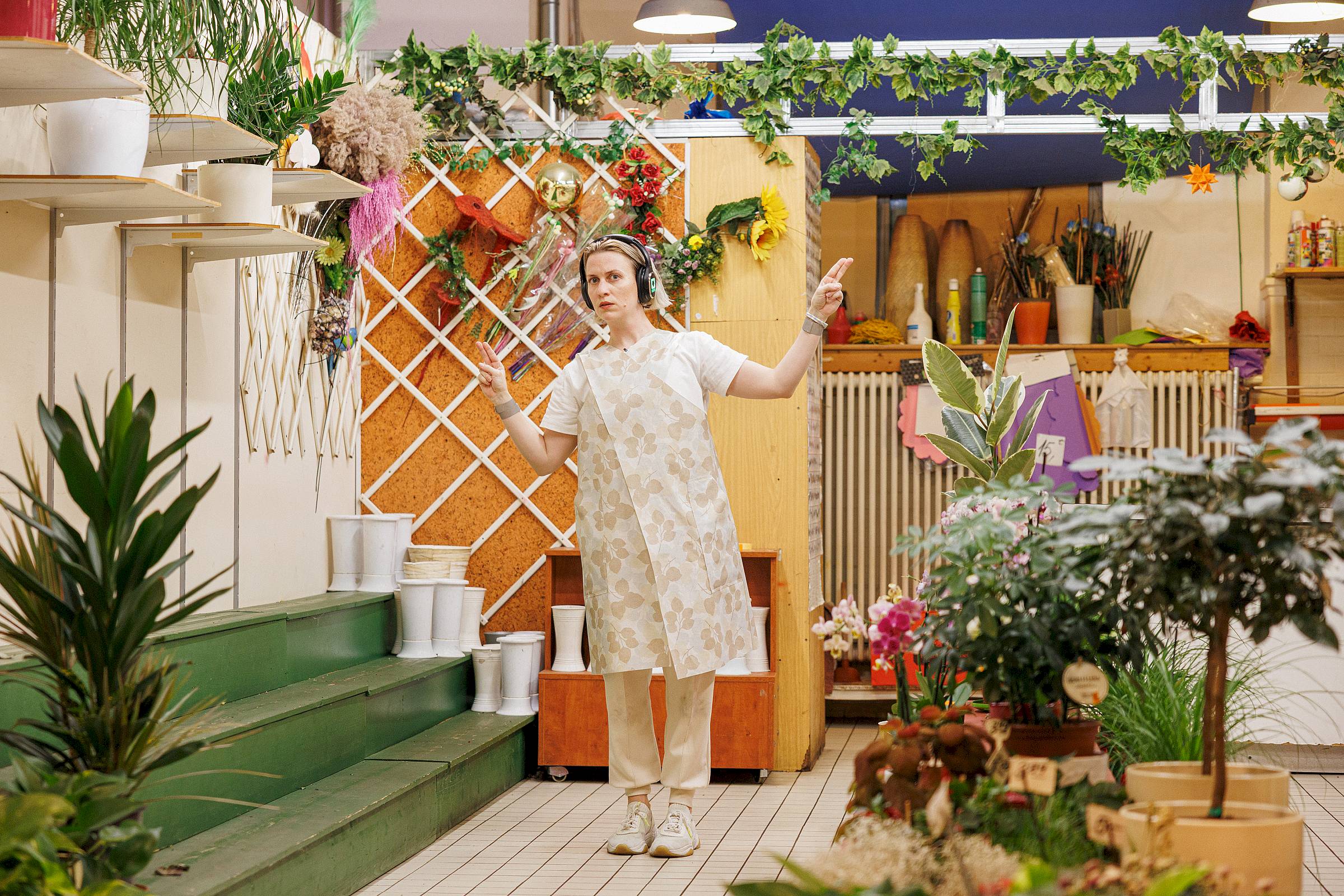 Cindy Hammer in „Schimmer des Unsichtbaren“ in der Neustädter Markthalle – Foto: Klaus Gigga